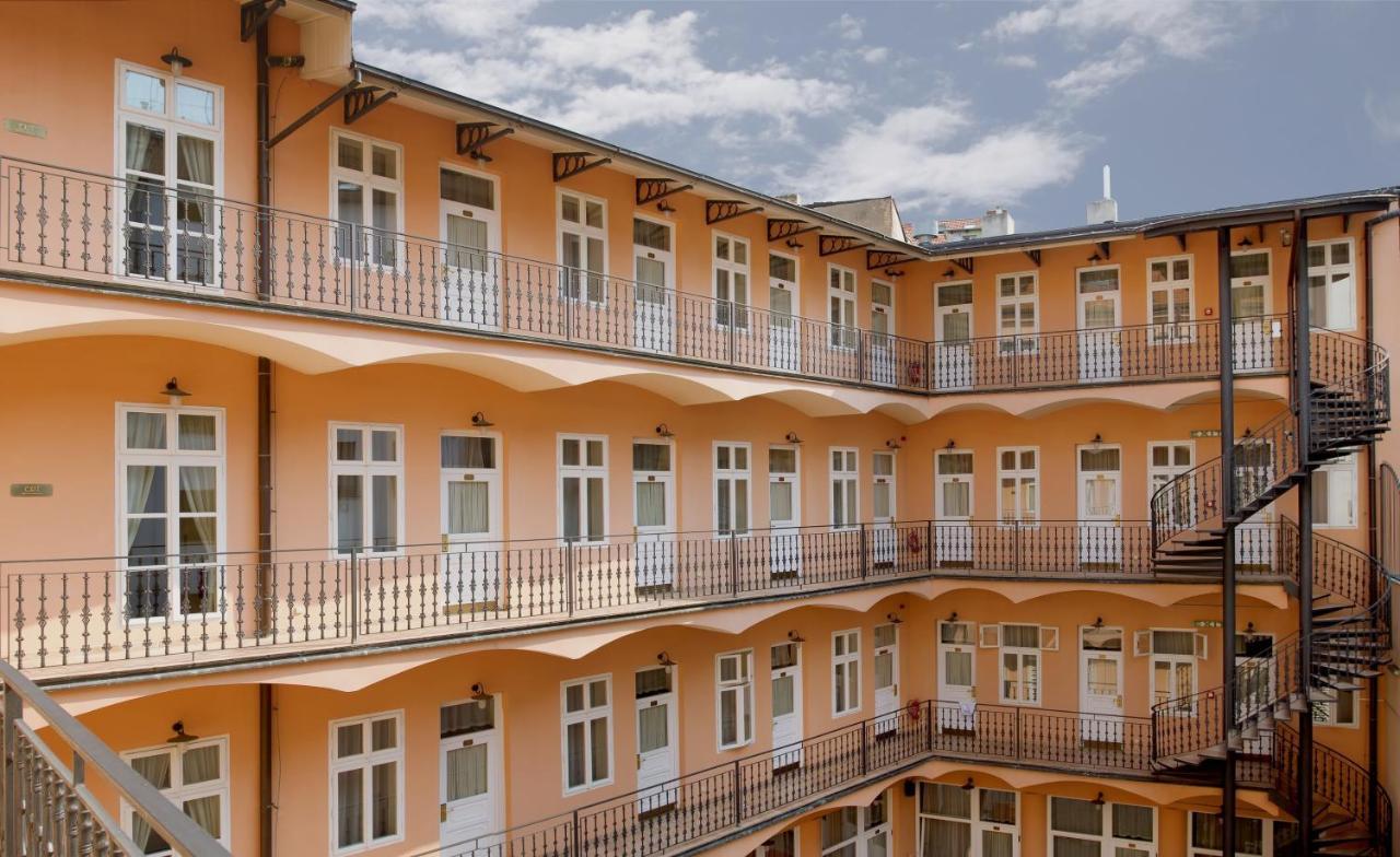 Hotel Patio Prag Dış mekan fotoğraf