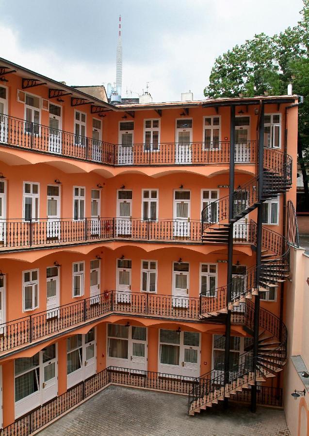 Hotel Patio Prag Dış mekan fotoğraf